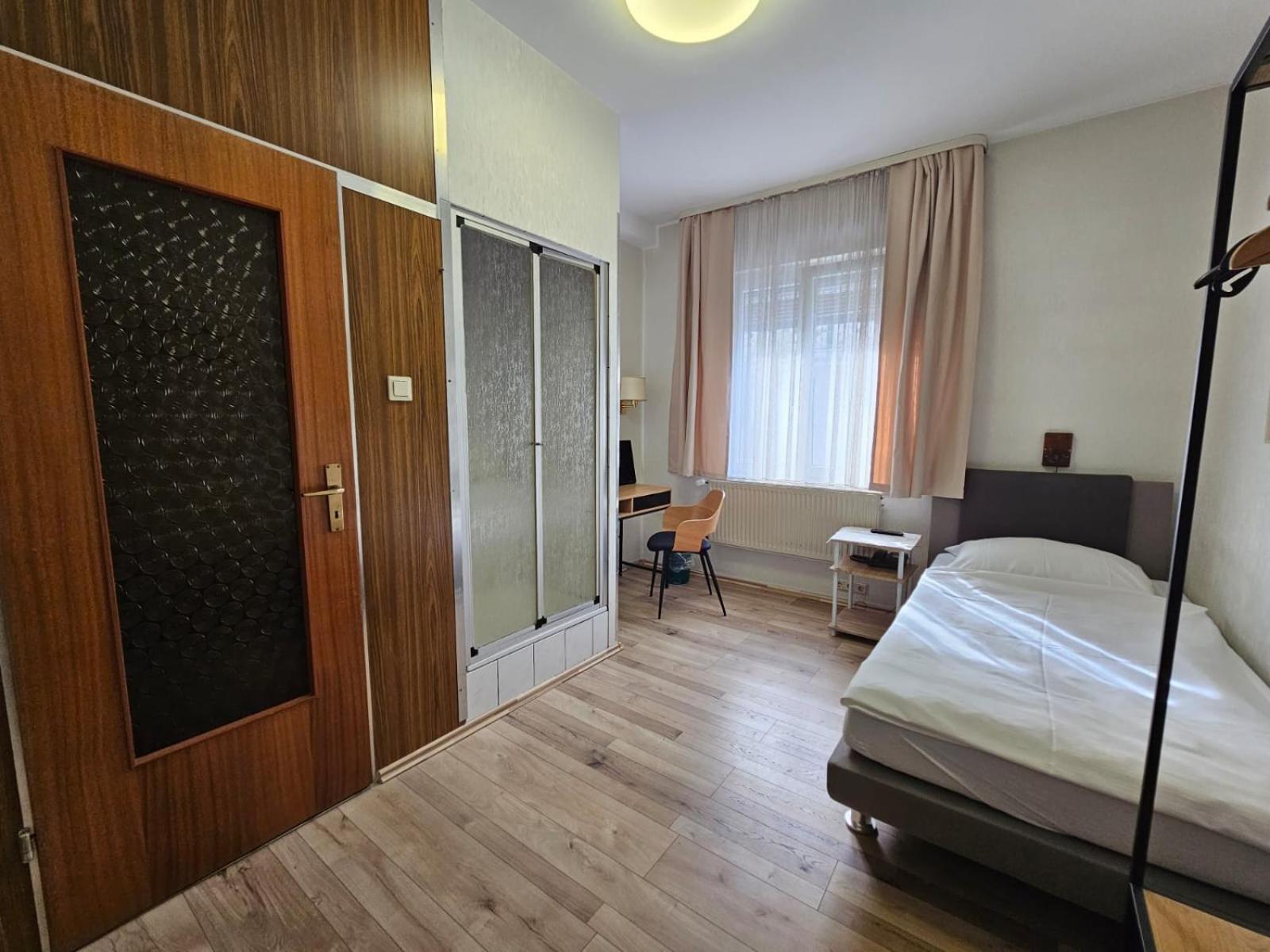 Hotel Haus Isenburg Neu-Isenburg Extérieur photo