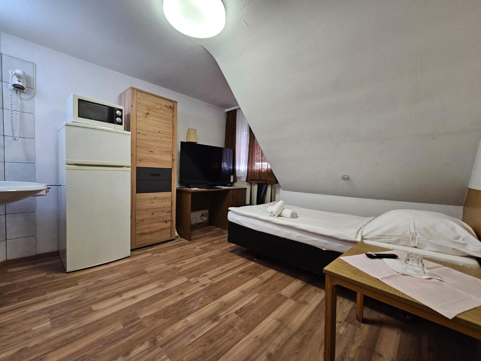 Hotel Haus Isenburg Neu-Isenburg Extérieur photo