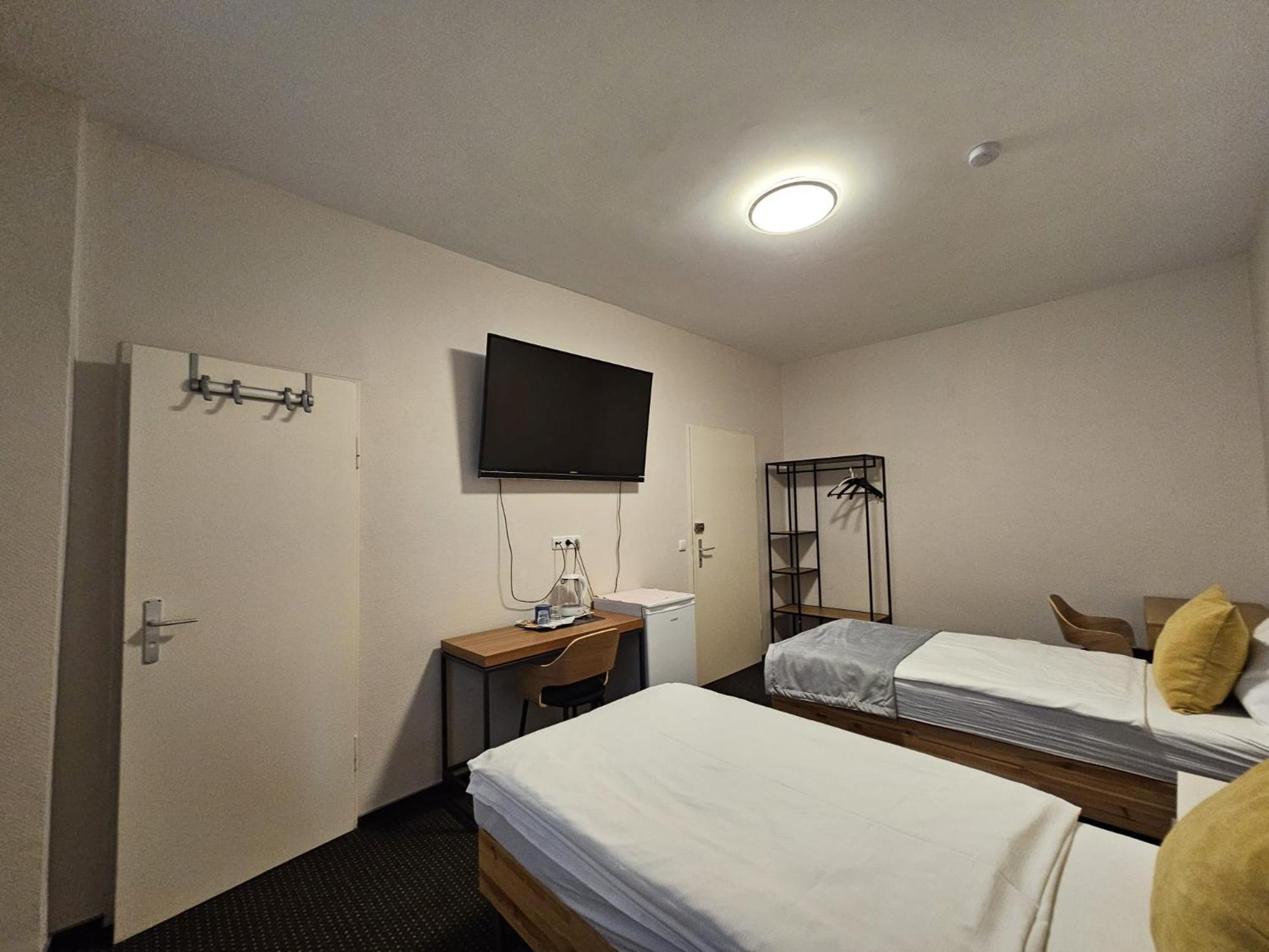 Hotel Haus Isenburg Neu-Isenburg Extérieur photo