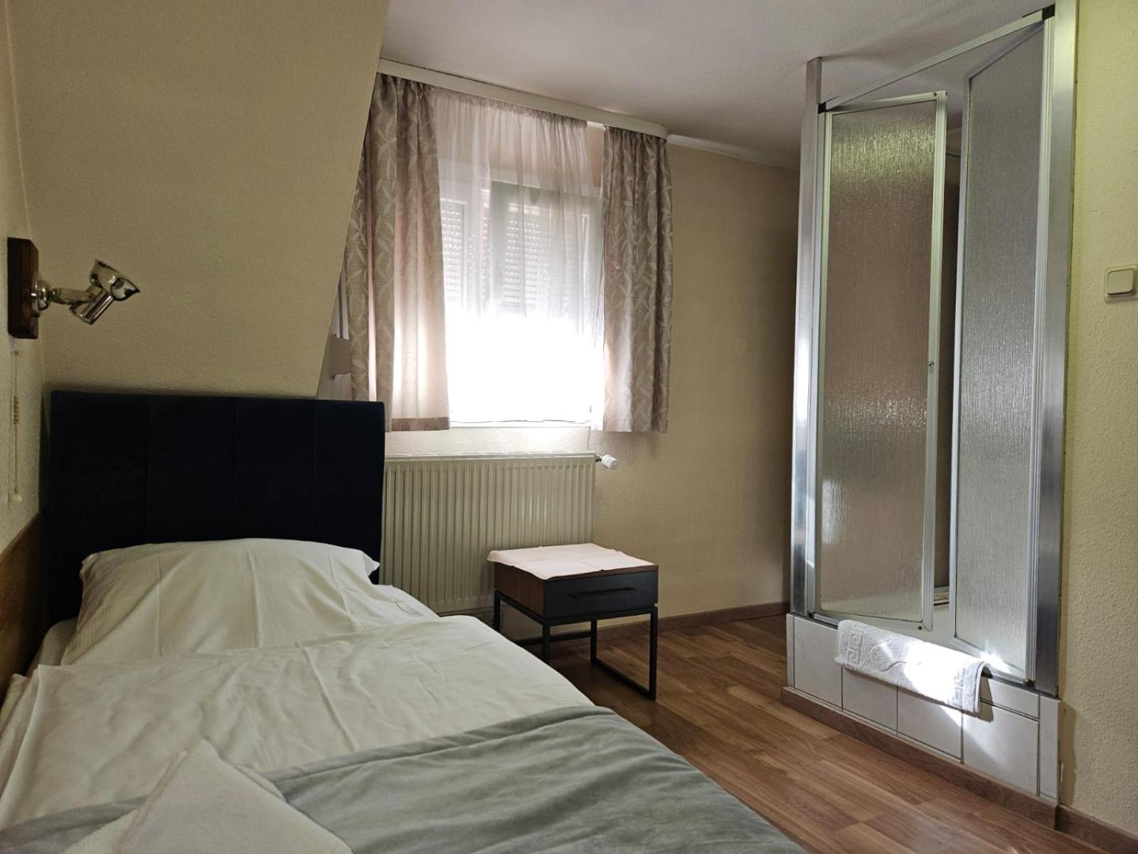 Hotel Haus Isenburg Neu-Isenburg Extérieur photo